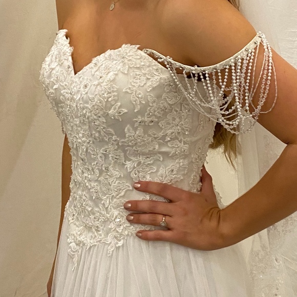 Meet your Posher, Whitley - Picture 1 of 1